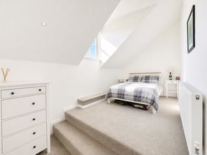 Bedroom- click for photo gallery